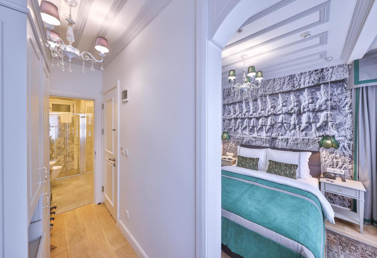 9 Doors (adults Only) Otel 2*